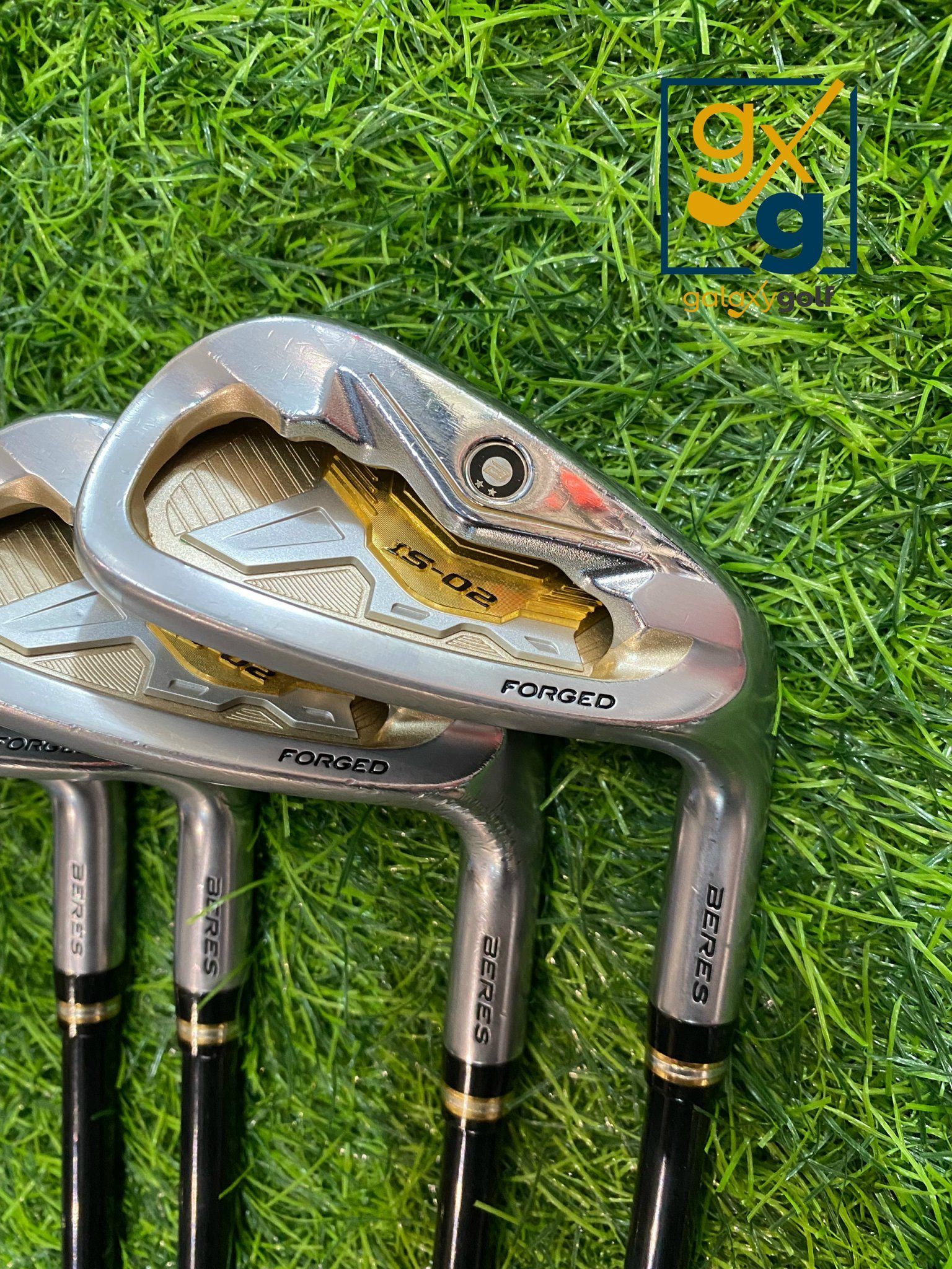 Bộ sắt Honma Beres IS-02 2 sao 6-11.AW Cán R