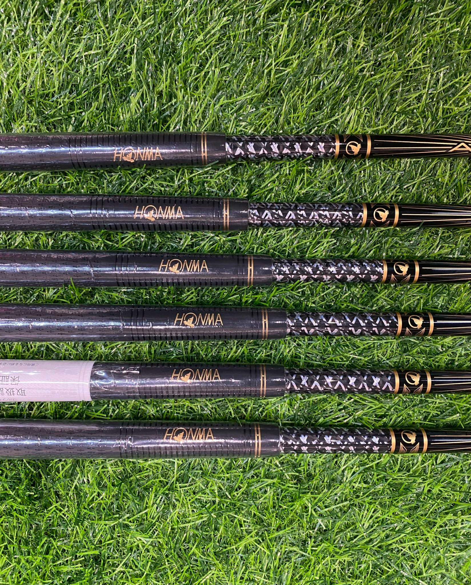 Bộ sắt Honma Beres Black 2022 ARMRQ 6-11 Cán Mềm SR