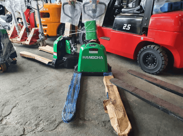 Xe nâng tay cơ 3 tấn phù hợp kho nào?