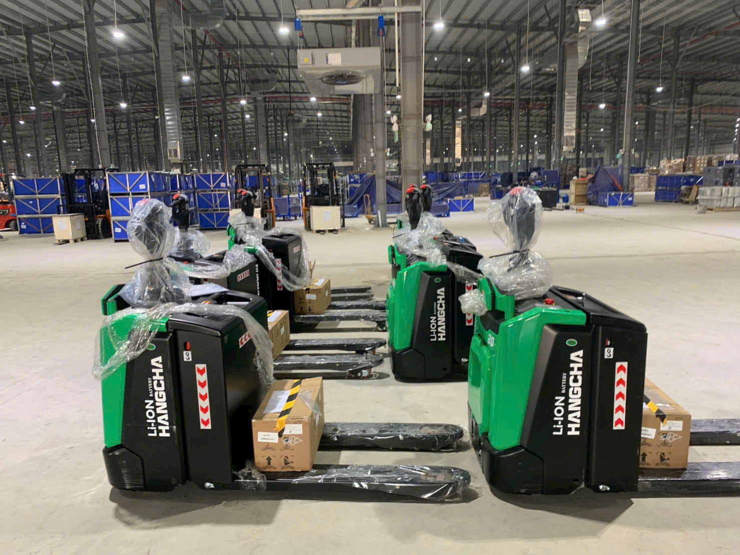 Khi nào chi phí bảo trì xe nâng điện pallet bắt đầu “rẻ” hơn xe nâng tay cơ?