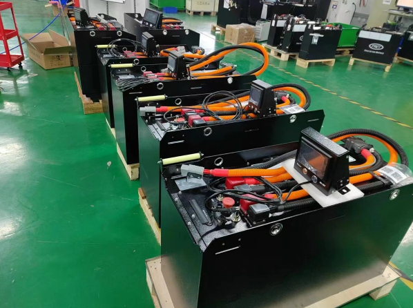 Khi nào cần thay pin xe nâng điện thay vì tiếp tục sử dụng?