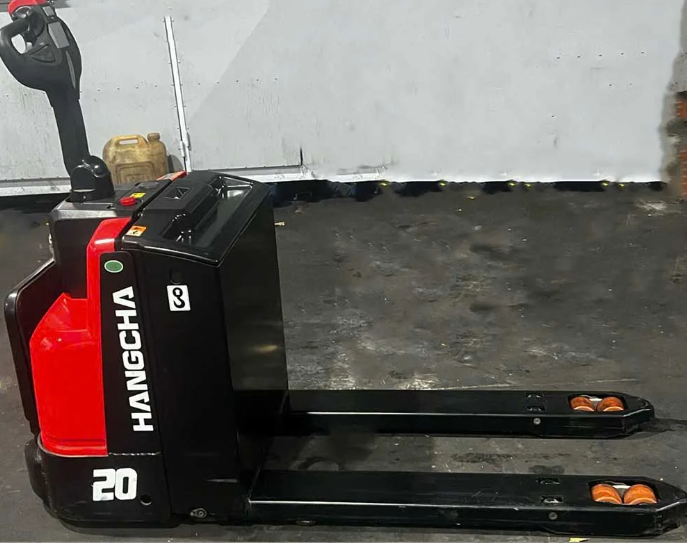 5 sai lầm phổ biến khi bố trí lối đi kho khiến xe nâng tay kém hiệu quả