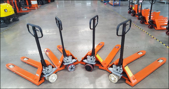 Xe nâng tay cơ – Giải pháp nâng hạ tiết kiệm cho kho bãi và vận chuyển