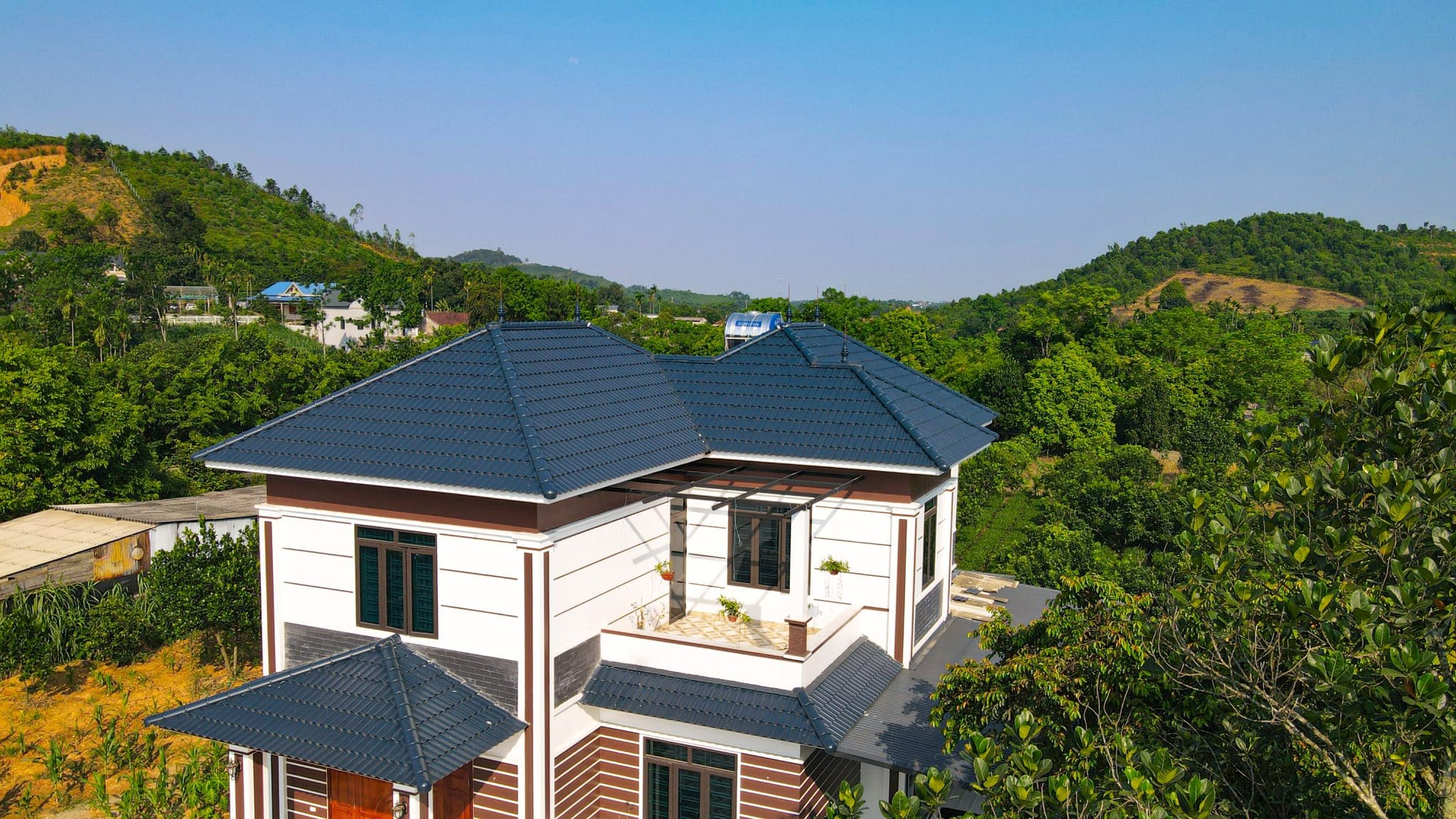 Ưu điểm khi dùng ngói màu xanh than