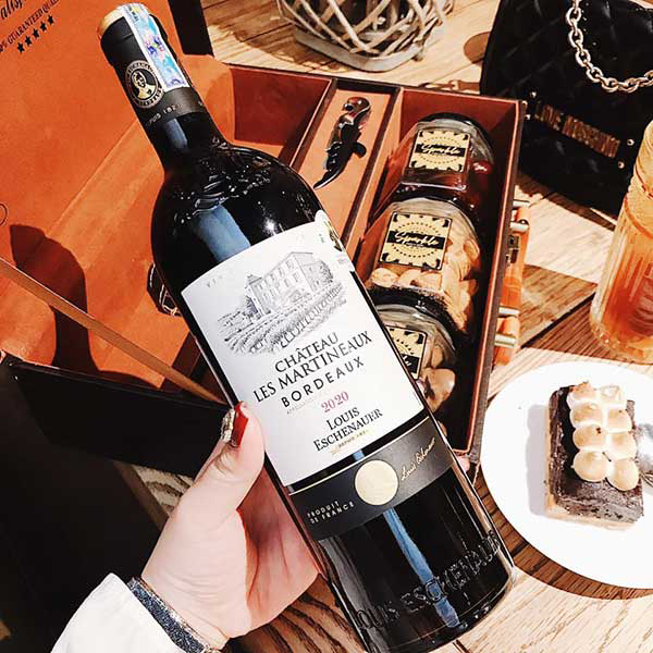 Khám Phá Rượu Vang Chateau Bordeaux: Hương Vị Tinh Túy Của Nước Pháp