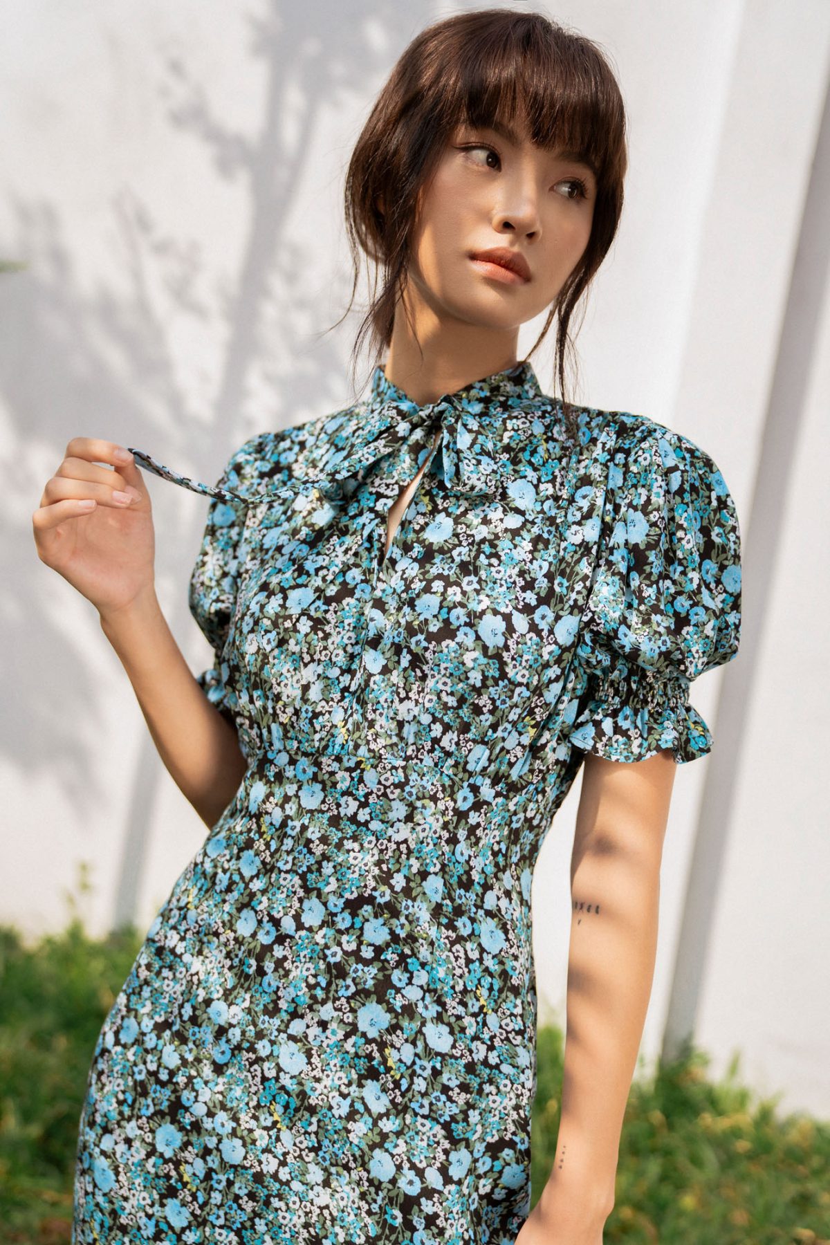 Đầm hoa xanh thắt nơ cổ YV LE  CO  Nhiều màu