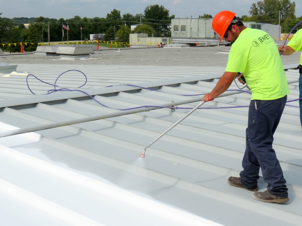 Mách bạn các giải pháp chống thấm hiệu quả cho mái nhà