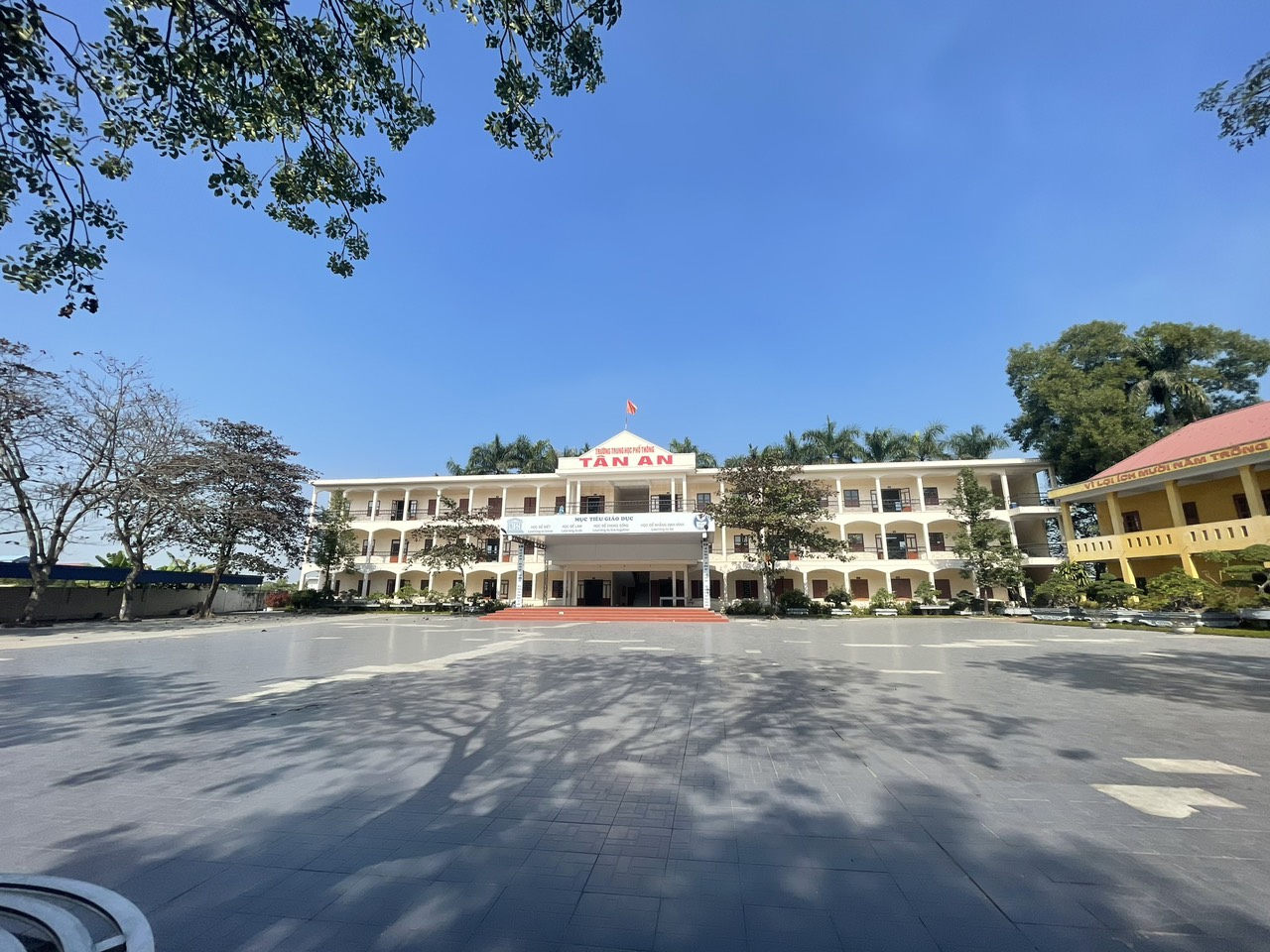 Trường THPT Tân An