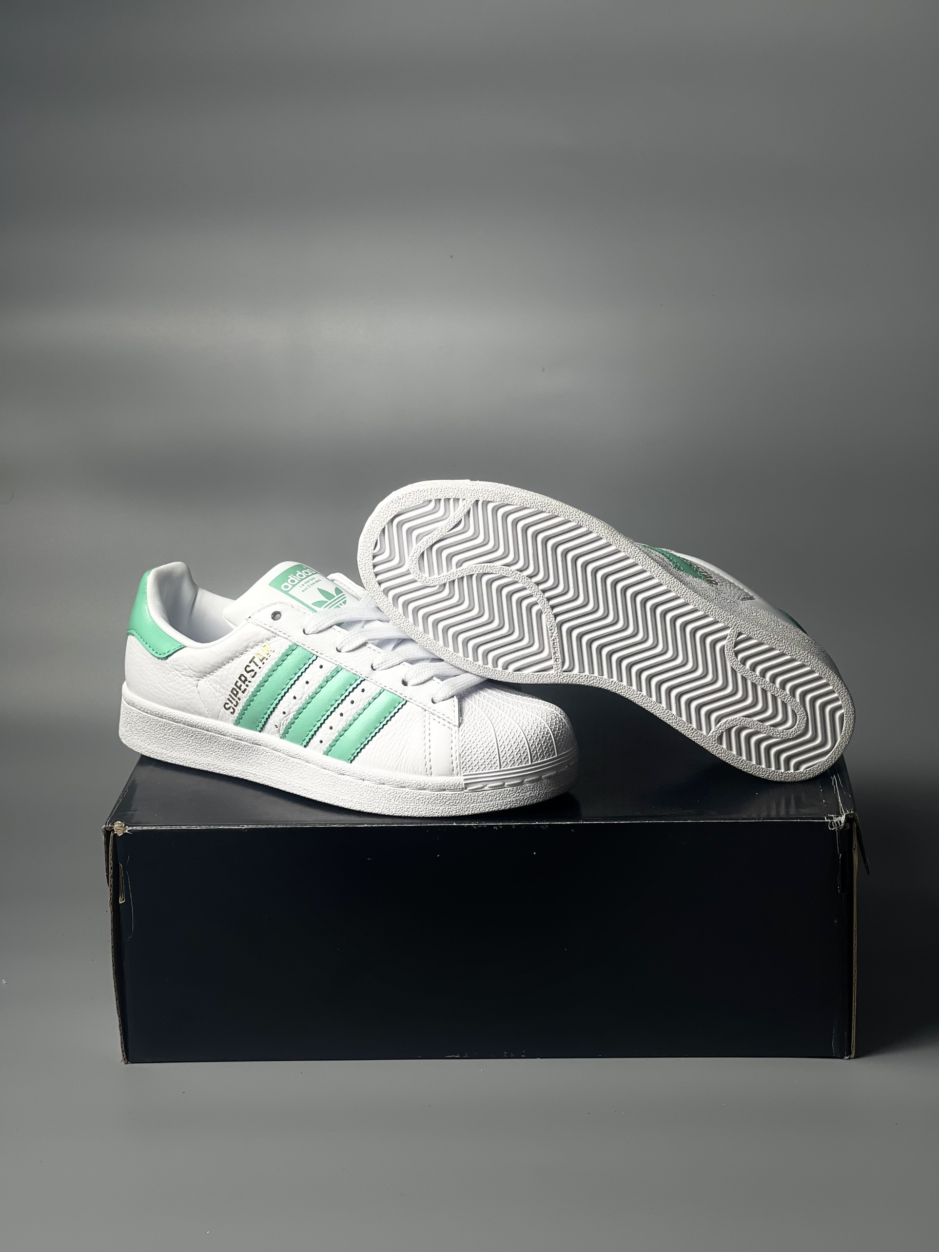 B41995 superstar sale
