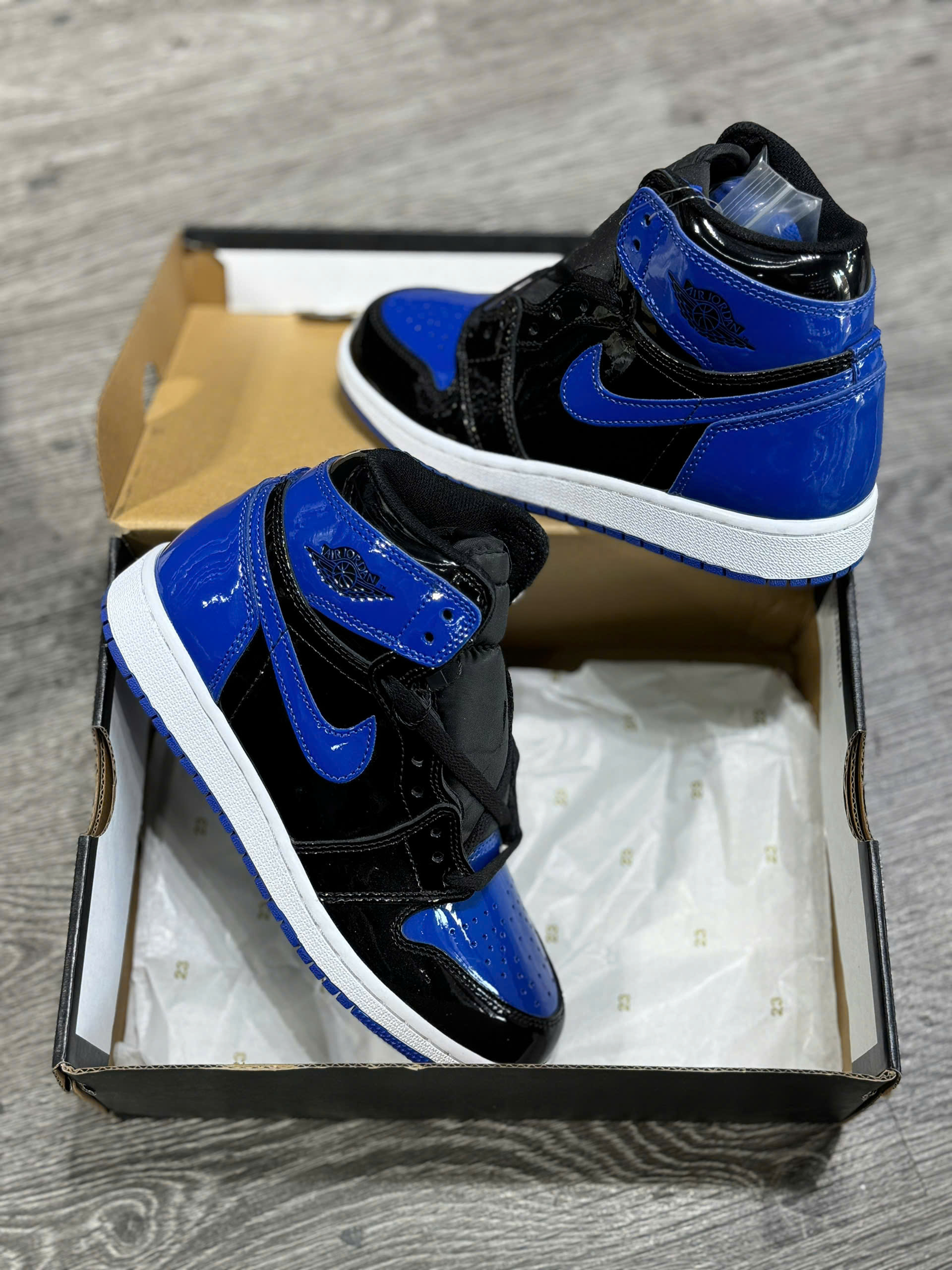 (CHÍNH HÃNG) Giày Air Jordan Retro High Royal Blue/Black-White 555088-400