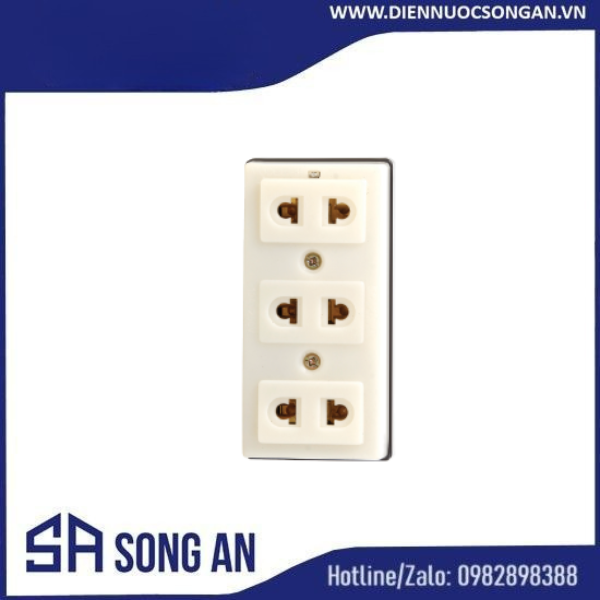 Ổ cắm trắng trong