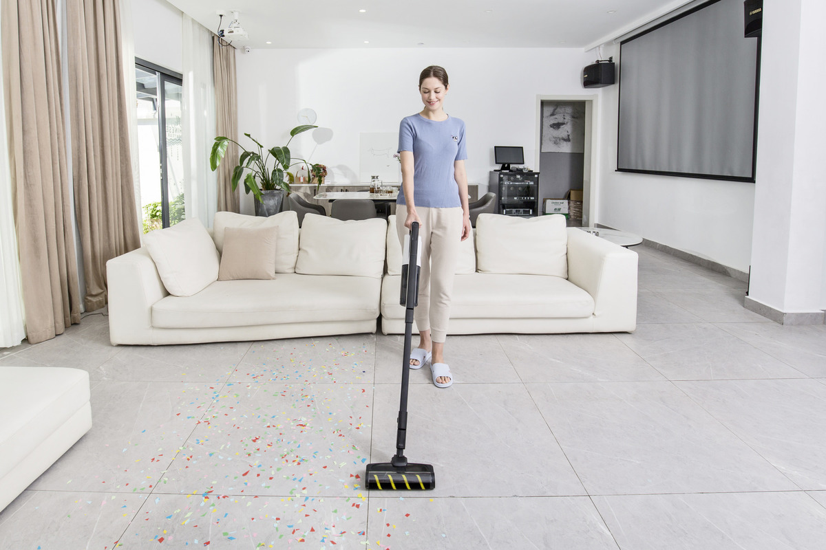Máy hút bụi cầm tay Karcher VC 4S