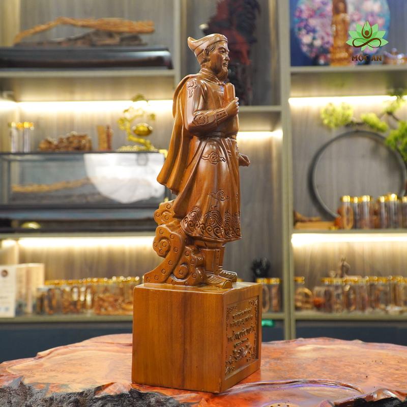 Tượng Hưng Đạo Đại Vương Trần Quốc Tuấn Gỗ Bách Xanh Mộc Châu