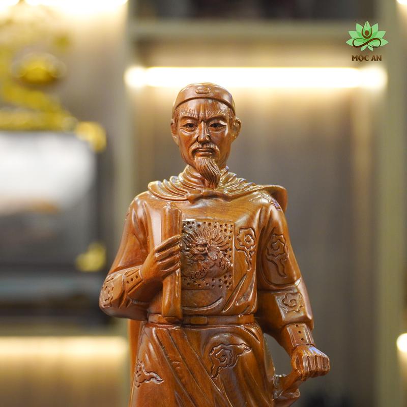 Tượng Hưng Đạo Đại Vương Trần Quốc Tuấn Gỗ Bách Xanh Mộc Châu
