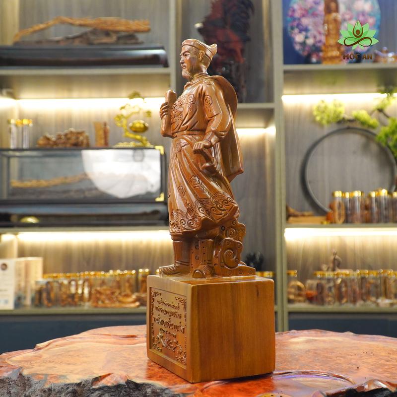 Tượng Hưng Đạo Đại Vương Trần Quốc Tuấn Gỗ Bách Xanh Mộc Châu