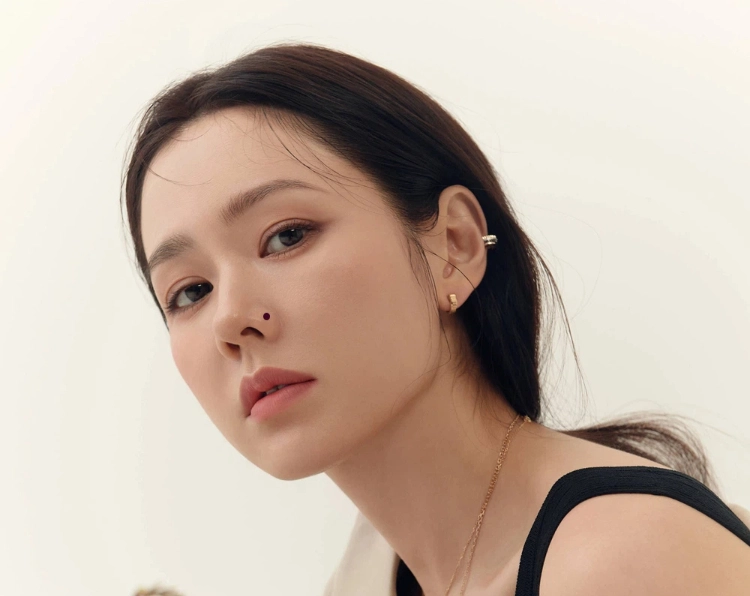 Vị trí nốt ruồi trên mặt nữ