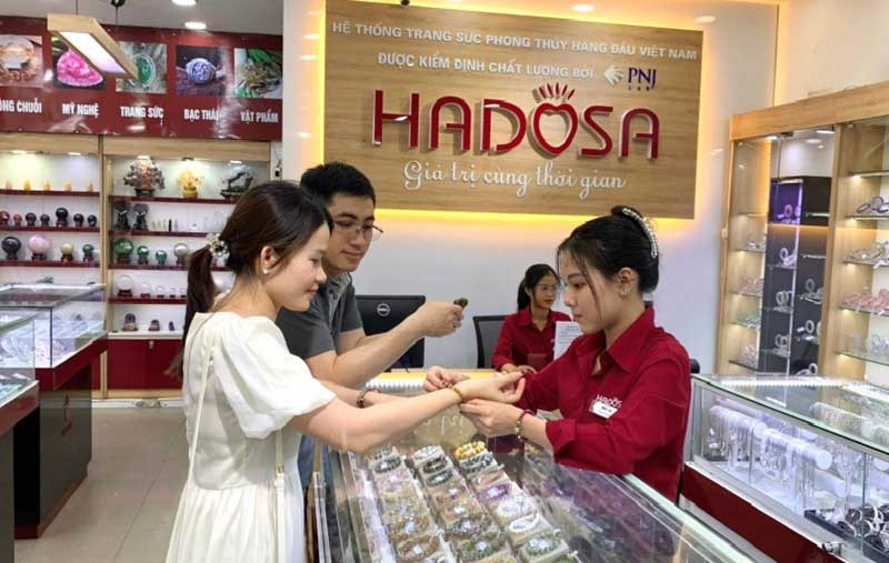 Hadosa địa chỉ mua bông tai ngọc bích uy tín, chất lượng
