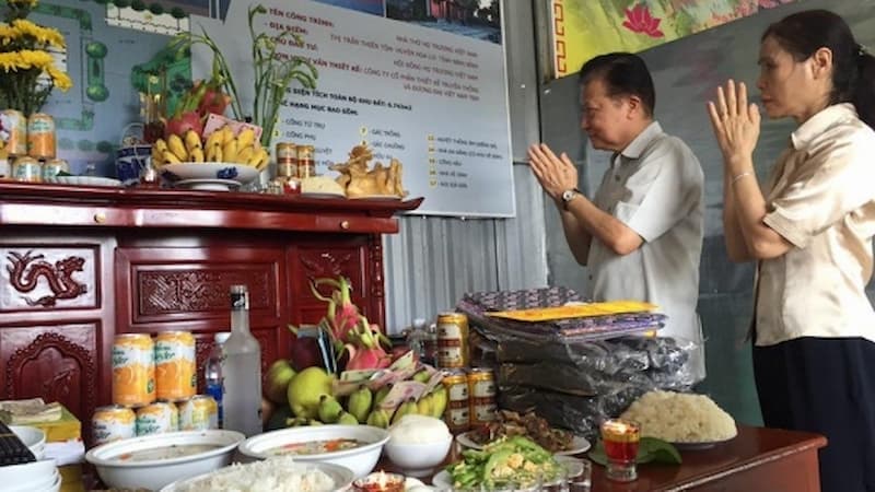 Trước khi đọc văn khấn gia đình cần chuẩn bị đầy đủ lễ vật