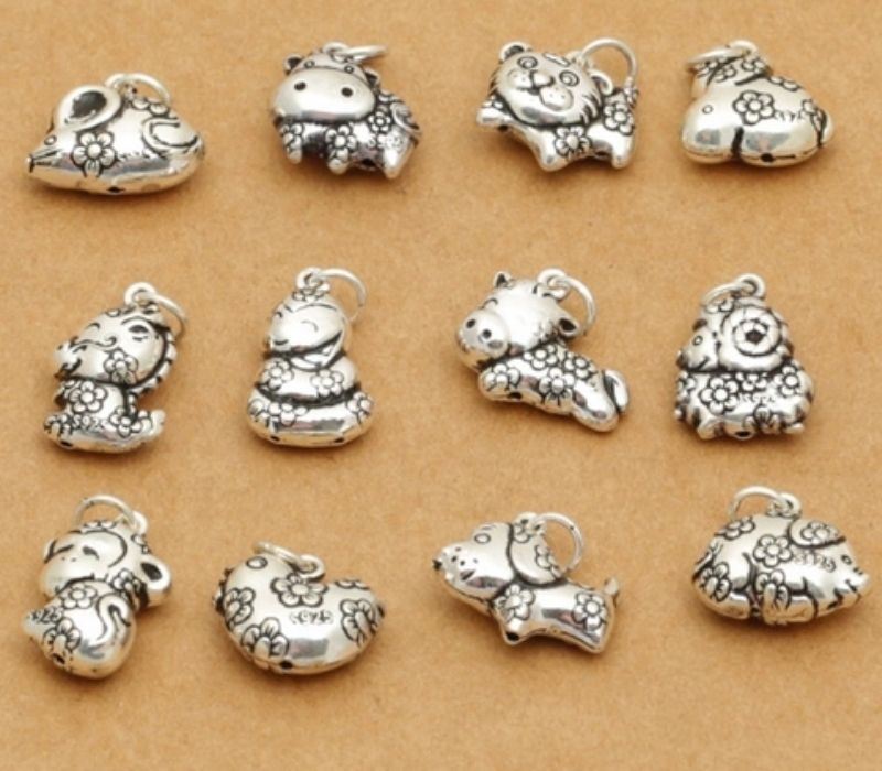 Tới HADOSA để mua charm theo ý thích của bạn