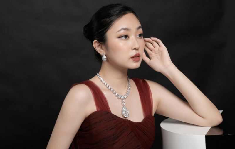 Chọn trang sức theo màu da giúp nổi bật hơn