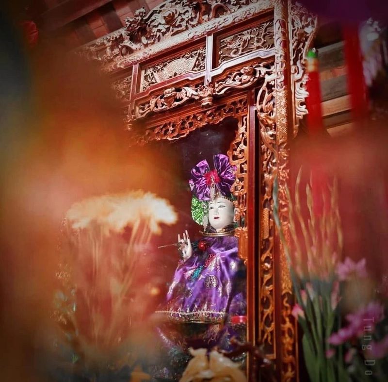 Chuẩn bị đầy đủ lễ vật để bày tỏ thành kính