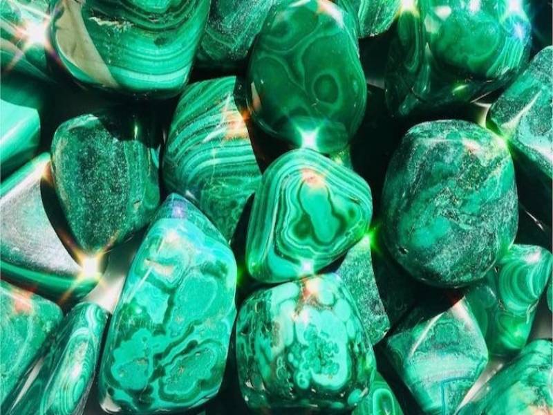Đá Malachite mang đến vẻ đẹp huyền bí được nhiều người ưa chuộng