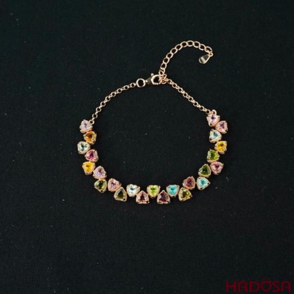 Đá tourmaline có thể dùng làm trang sức đeo cổ, tay, vòng, lắc