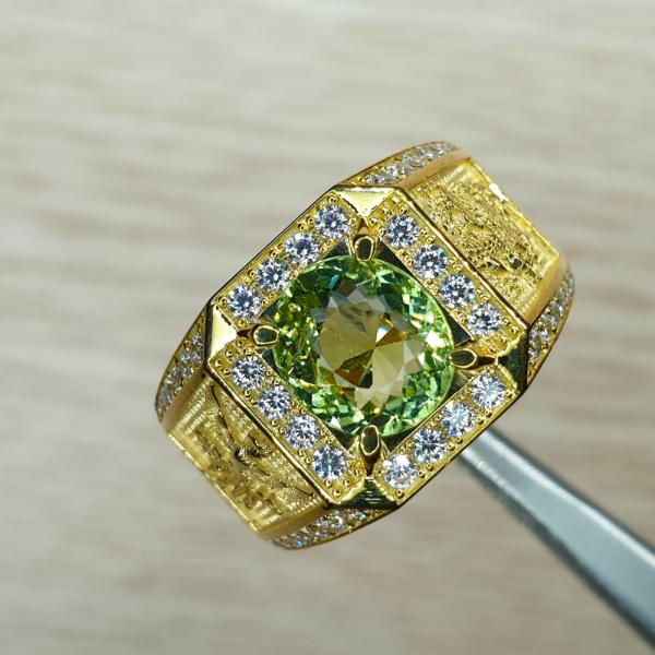 Đá Tourmaline màu xanh giúp giảm căng thẳng
