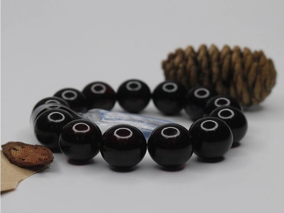 Đá quý phong thủy mệnh Tuyền Trung Thủy tại HADOSA