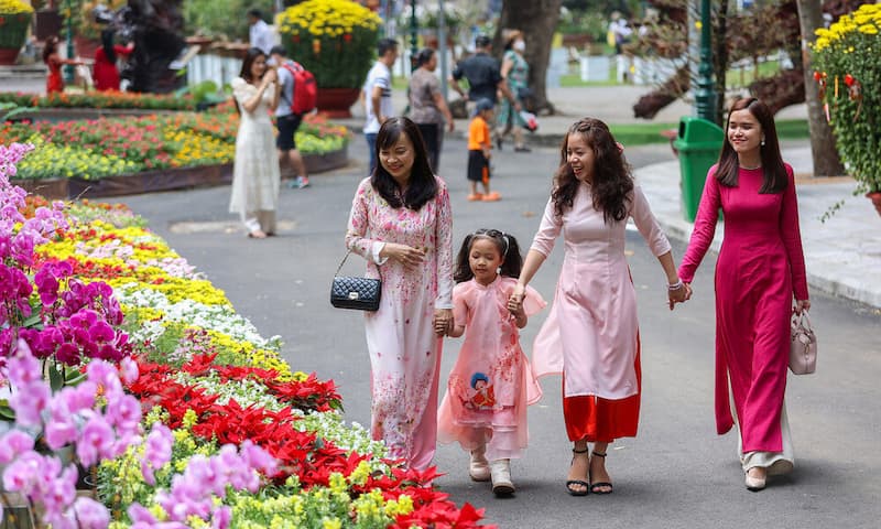 Du xuân trong ngày tiết Thanh Minh