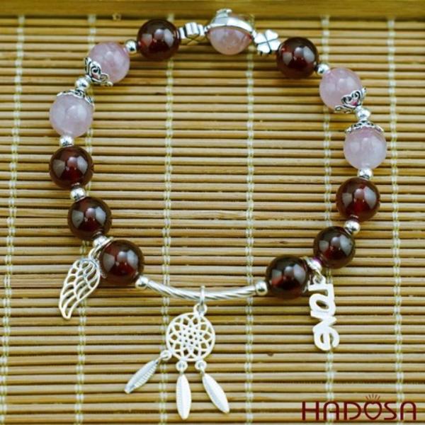 Vòng Garnet mix thạch anh hồng mang đến vẻ đẹp thanh lịch