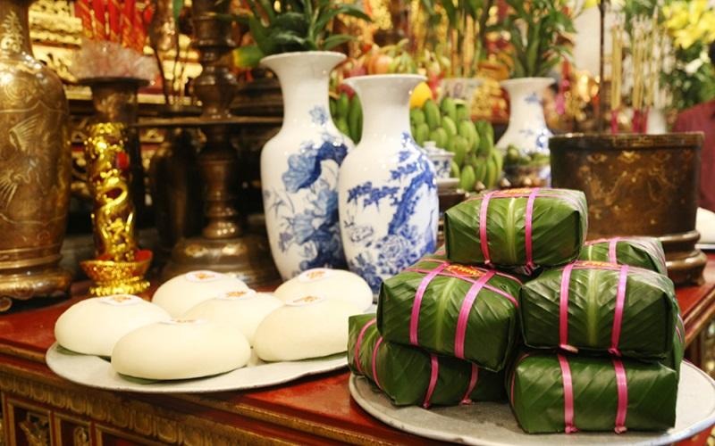 Bánh chưng hoặc bánh dày