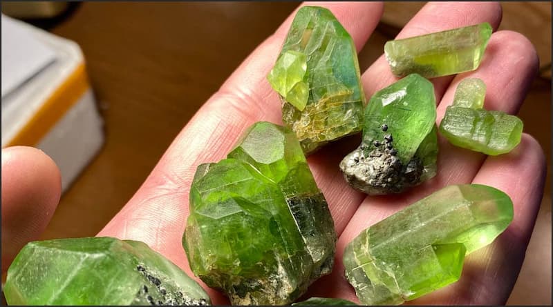 Đá Peridot là loại đá quý hiếm tự nhiên