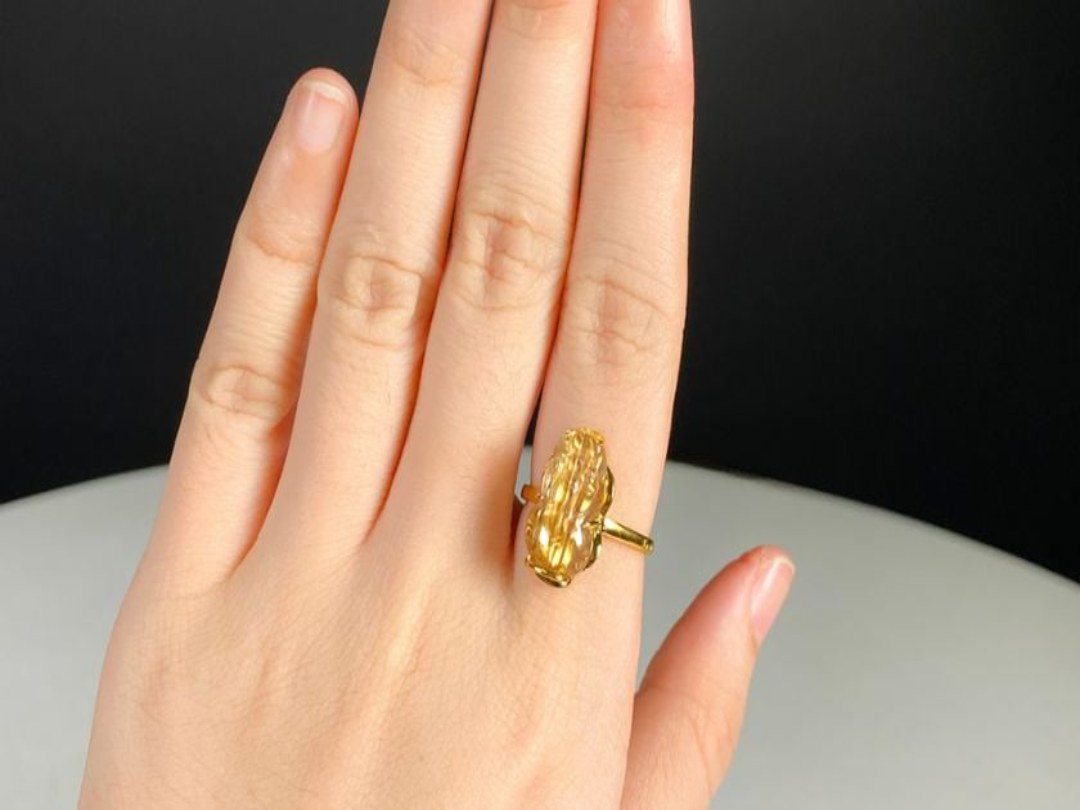 Nữ mệnh Kim hợp màu gì?