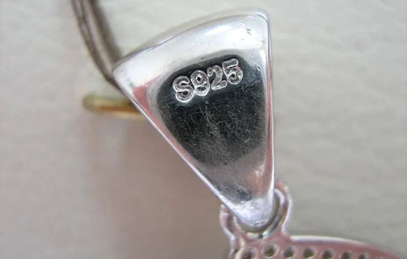 Nên định giá trang sức bạc 925 trước khi bán