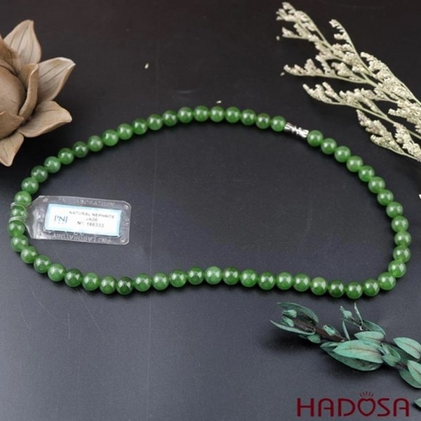 Trang sức Nephrite được biết đến như biểu tượng của sức khỏe