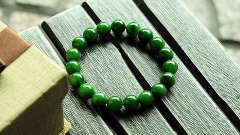 Ngọc bích xanh lục - Loại ngọc bích đắt đỏ nhất hiện nay 