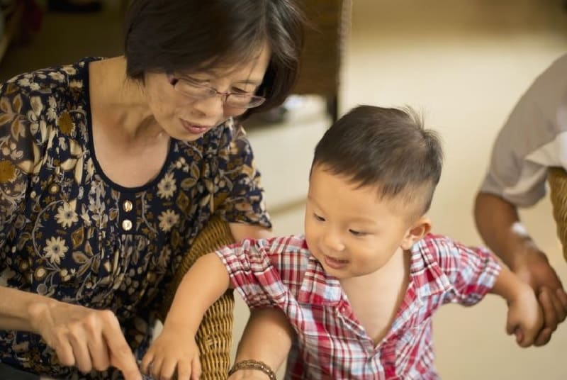 Nhạc mẫu là người hỗ trợ về mặt tinh thần và các mối quan hệ gia đình 