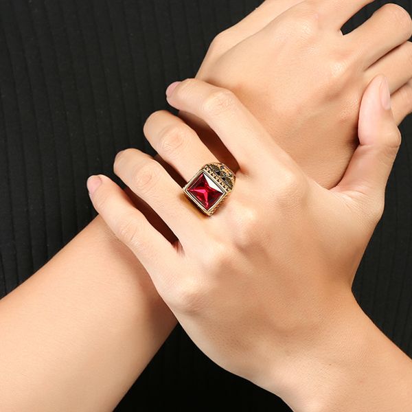 Nhẫn đá Ruby rất được nam giới ưa chuộng