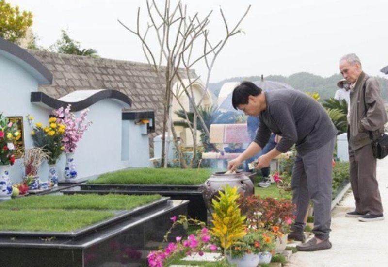 Lễ tảo mộ trong những ngày cuối năm