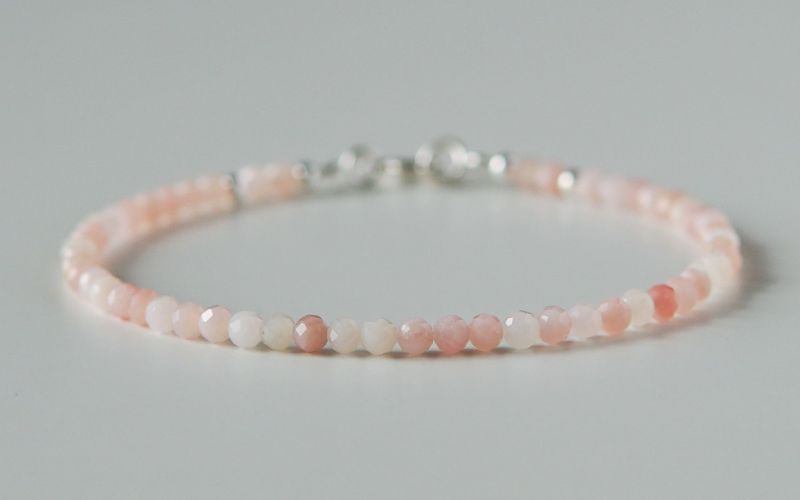 Đá Opal với màu sắc ánh tinh tế