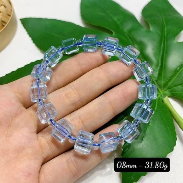 Vòng đá Topaz có giá trị phong thủy rất lớn