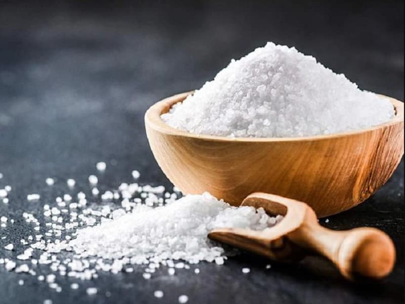 Gia chủ nên dùng muối biển hay muối tự nhiên để xả xui hiệu quả