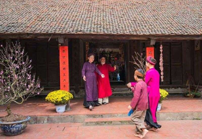 Gia chủ và người đi xông nhà cần làm những gì?