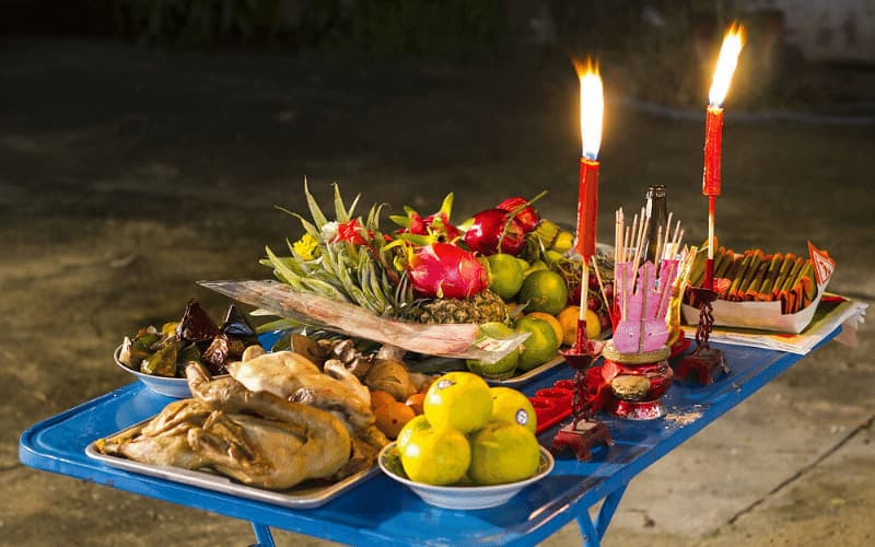Cúng giao thừa là nghi lễ diễn ra vào đêm cuối cùng của năm cũ
