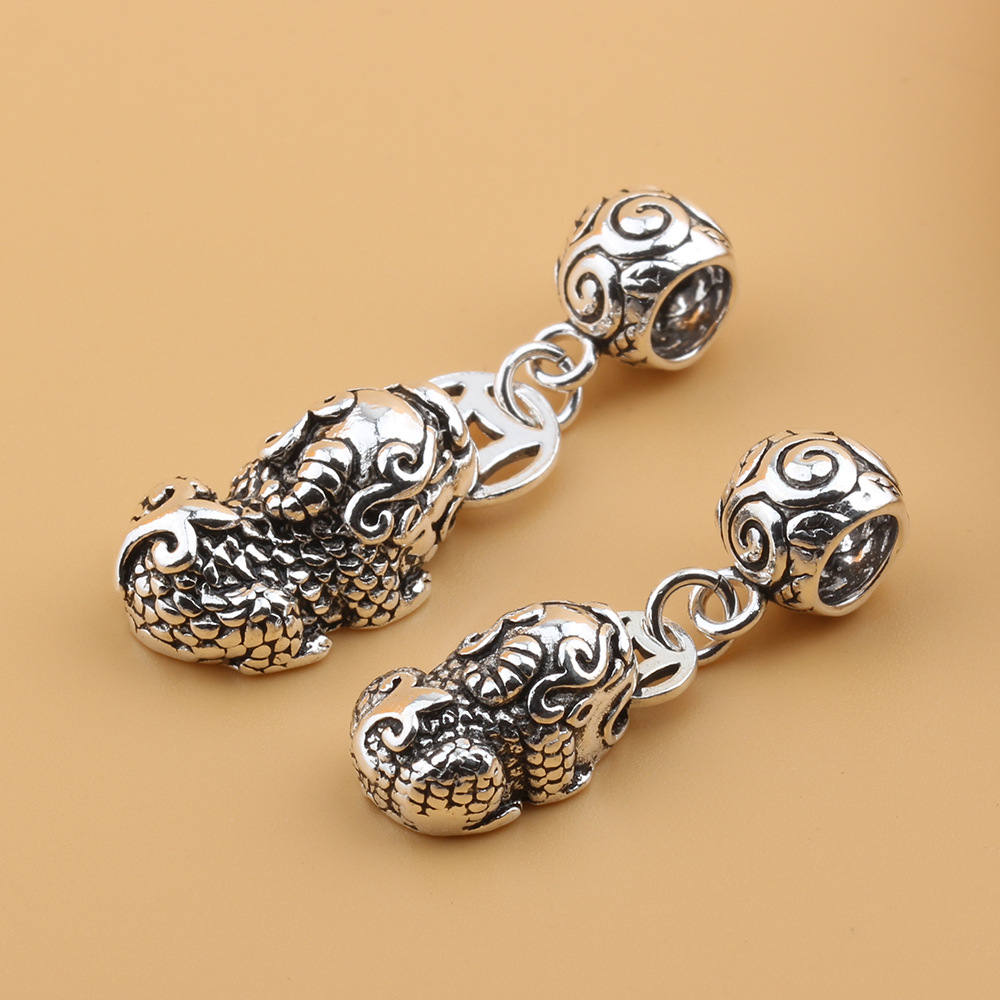 Mặt treo tỳ hưu cách xỏ 17*7mm