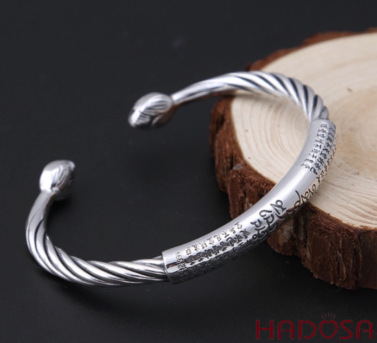 Vòng kiềng bạc đeo tay