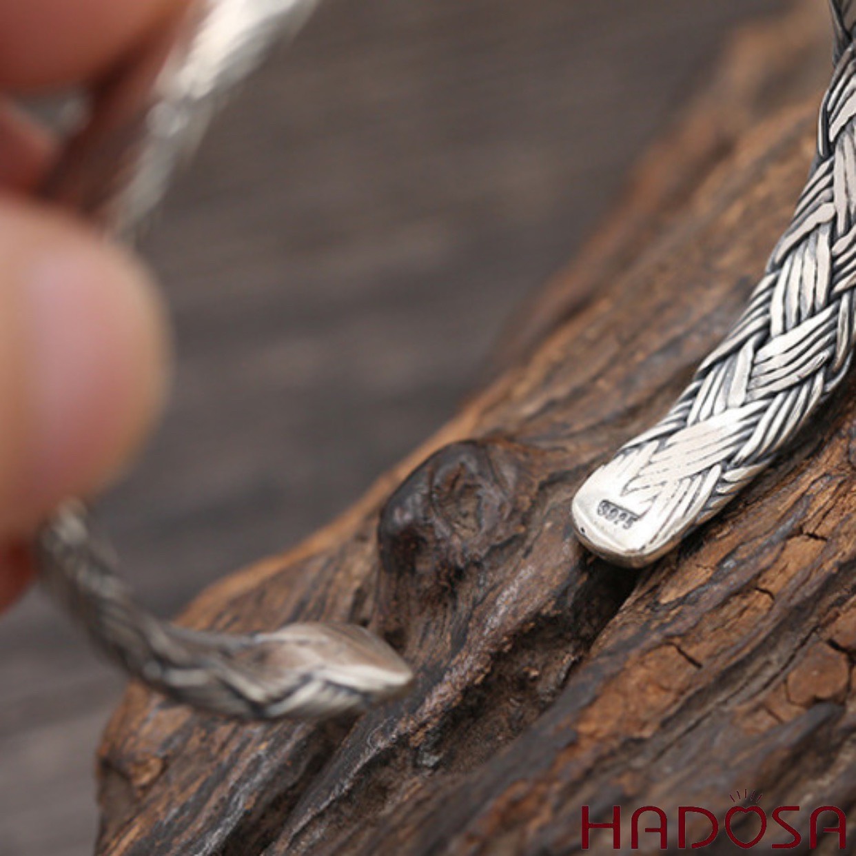 Vòng tay kiềng bạc