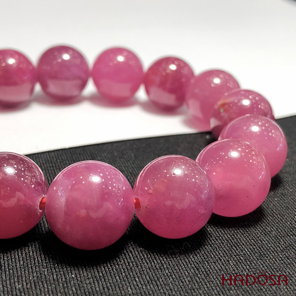 Vòng Ruby Thái hồng đậm trong 13mm