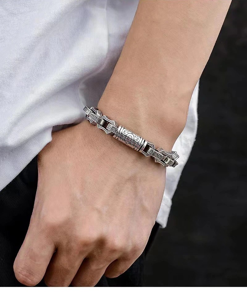 Lắc Tay Bạc Thái Nam Khối Vuông Chạm Khắc Cổ